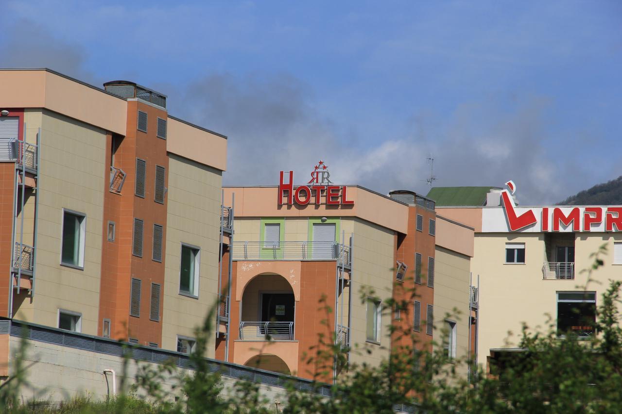 I Rocchi Hotel Tito Kültér fotó